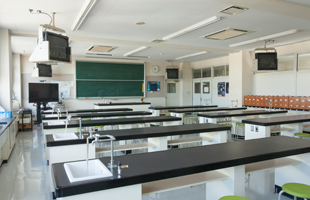 理科室（中学校）